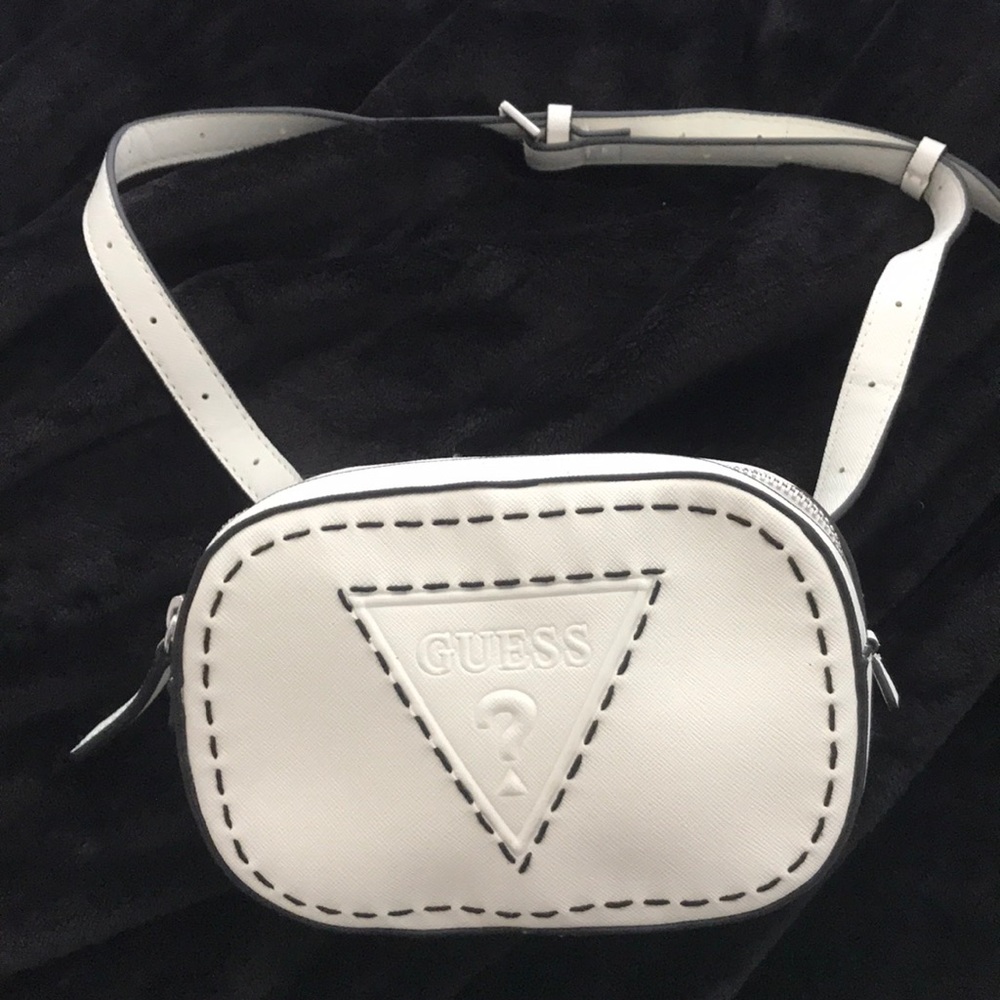 NWOT Guess White Fanny Pack Bag